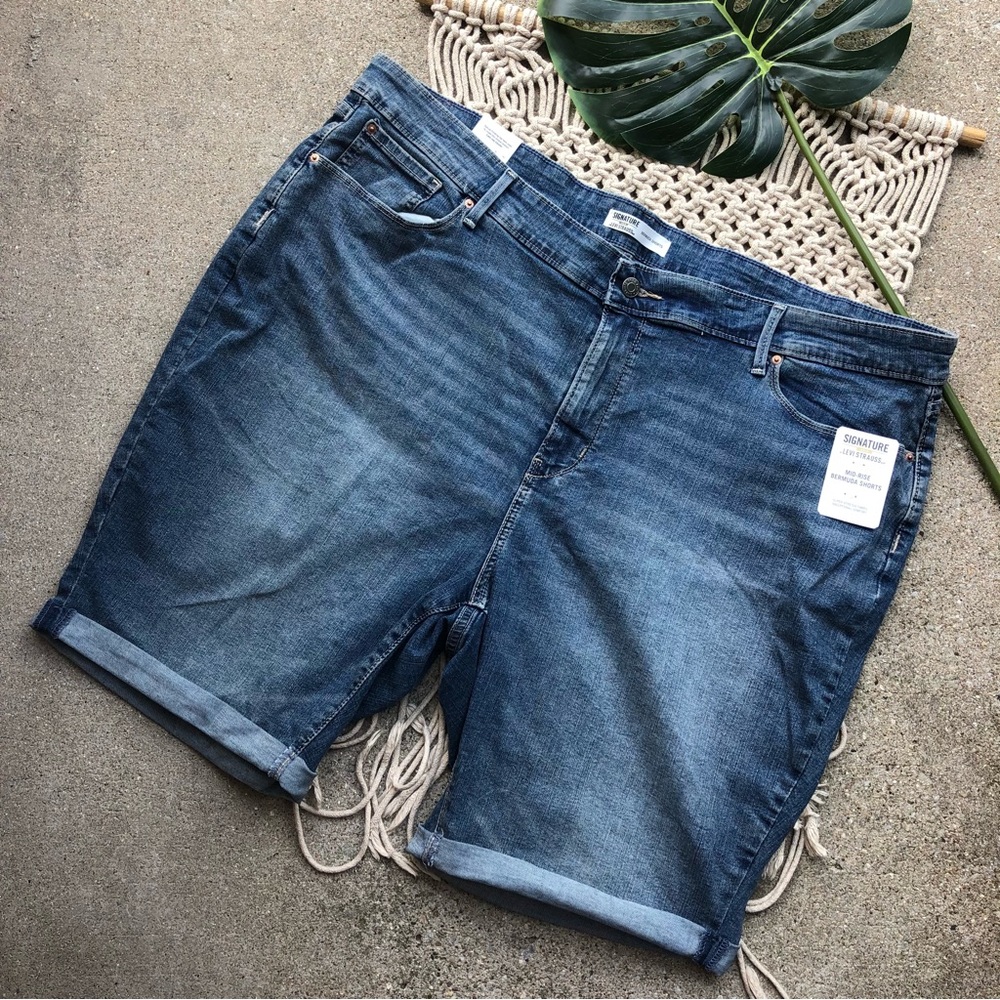 New Signature Levi Strauss Plus Size Jean Shorts Size 24
